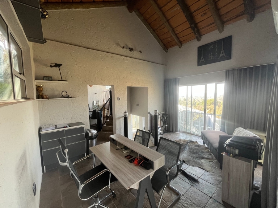 8 Bedroom Property for Sale in Waverley Free State